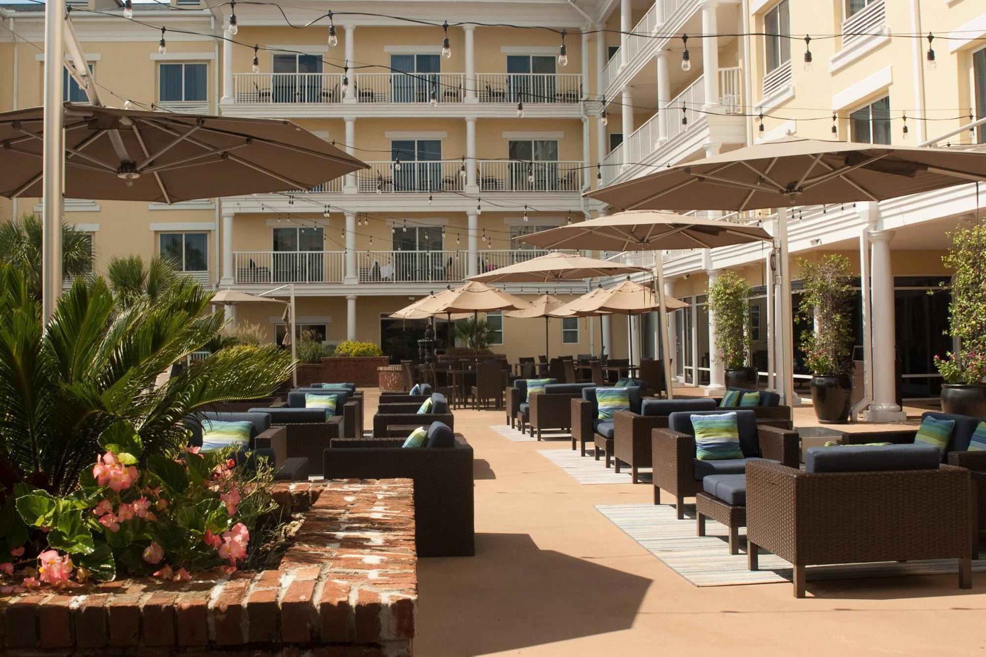 Courtyard Charleston Waterfront Hotel Buitenkant foto