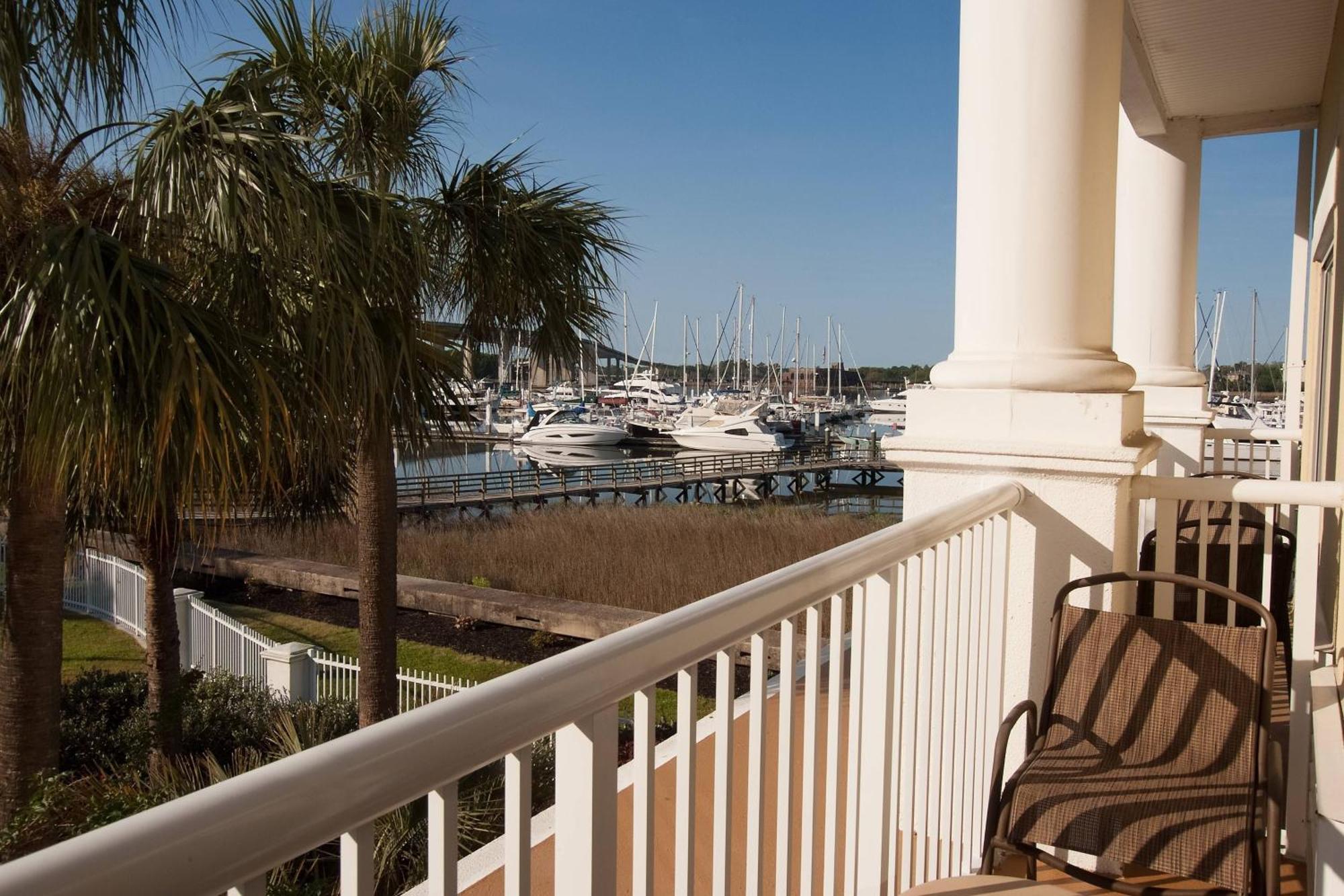 Courtyard Charleston Waterfront Hotel Buitenkant foto