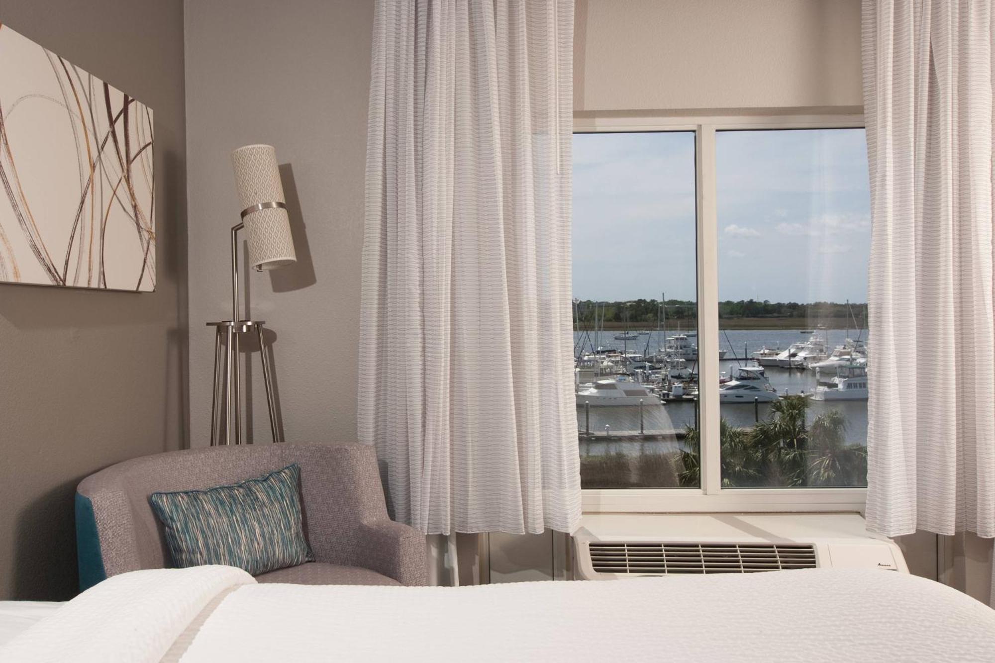 Courtyard Charleston Waterfront Hotel Buitenkant foto